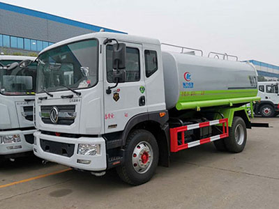 国六东风多利卡D9洒水车